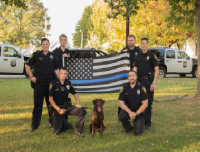 steeleville-group-of-police-officers-with-flag-image